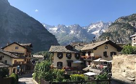 Meuble Laurent Courmayeur